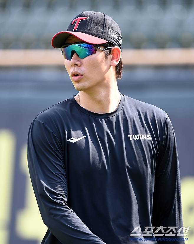 29일 잠실야구장에서 열린 키움과 LG의 경기, LG 홍창기가 외야 그라운드에서 훈련을 소화하고 있다. 잠실=허상욱 기자wook@sportschosun.com/2025.08.29/