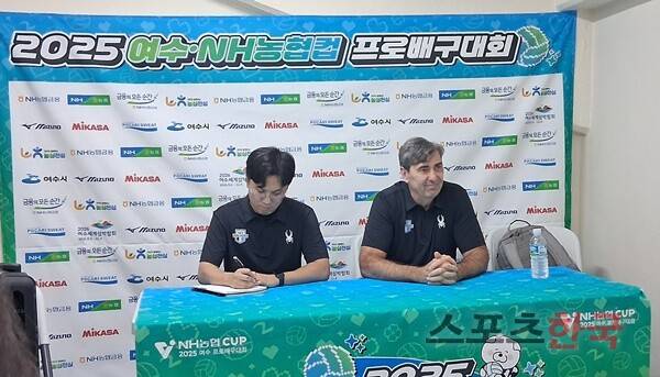 필립 블랑 감독(오른쪽). ⓒ스포츠한국 이정철 기자