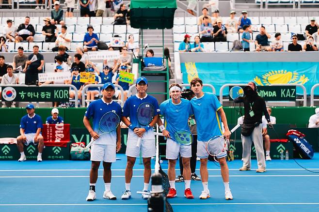복식 경기전 기념촬영. 박의성, 남지성, 스카토프, 셰브첸코(왼쪽부터)