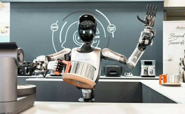 마윈이 지원하는 앤트 그룹이 처음으로 휴머노이드 로봇을 선보였다. (출처=앤트 그룹)