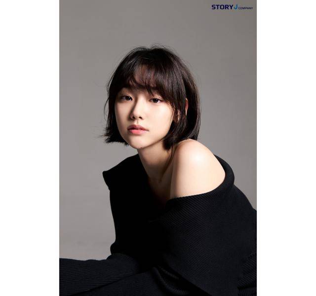 강미나가 그룹 아이오아이의 10주년 활동에서 빠진다. 스토리제이컴퍼니 제공