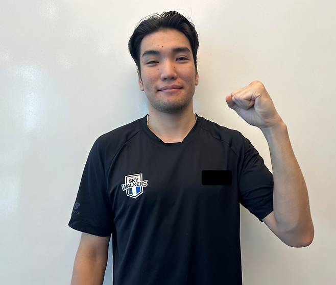 현대캐피탈 바야르사이한이 본지와의 인터뷰에서 파이팅을 외치고 있다. 천안=이형석 기자&nbsp;