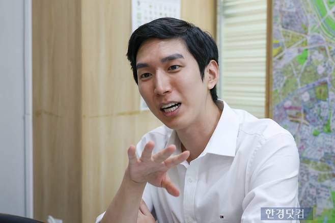 김제경 투미부동산컨설팅 소장은 서울 강남구 대치동 '은마' 아파트가 재건축을 시작한 것과 관련해 긍정적으로 보고 있다고 말했다. 사진=유채영 기자