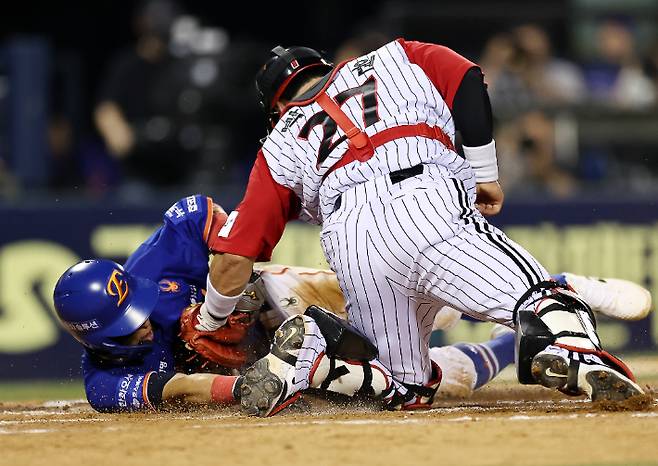 LG와 한화의 경기 모습. 연합뉴스