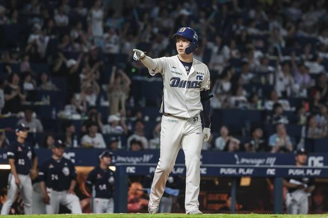 NC 박건우가 13일 창원 두산전에서 7회말 역전 3점 홈런을 터트리고 있다. /사진=NC 다이노스 제공