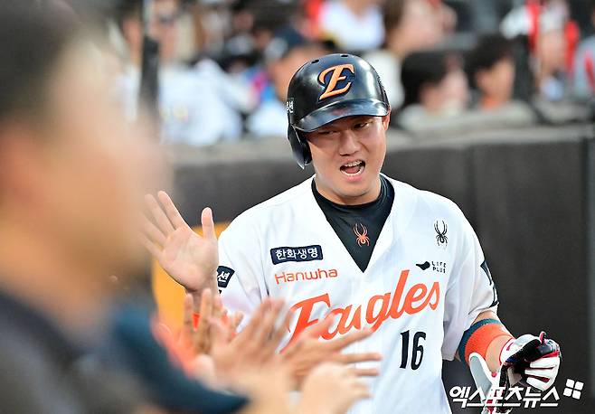 한화 이글스 내야수 하주석이 2025시즌 후반기 타율 0.343(102타수 35안타) OPS 0.807로 뛰어난 활약을 보여주고 있다. 사진 엑스포츠뉴스 DB