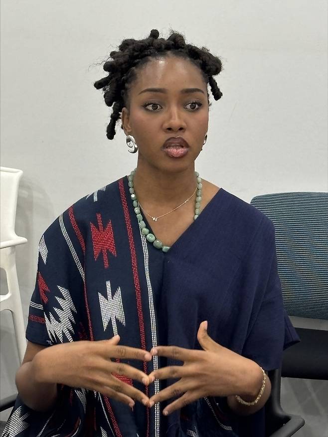 연합뉴스와 인터뷰하는 나이지리아 브랜드 '헤르툰바' 디자이너 플로렌티나 아구 [촬영 임경빈 인턴기자]