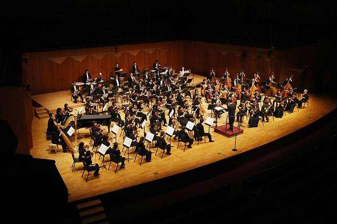 수원시립교향악단이 오는 18일 수원SK아트리움에서 제299회 정기연주회를 개최한다.