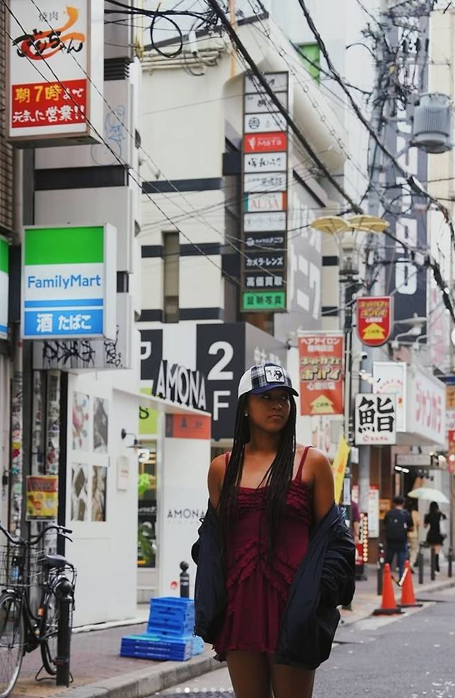 오사카 시내에서 여유를 즐기는 오사카(개인 SNS)