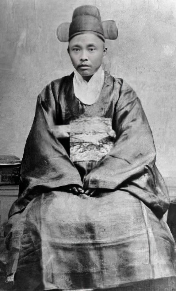 1881년 일본 방문 당시 관복 차림의 월남 이상재.&nbsp;사진=월남이상재선생 기념사업재단