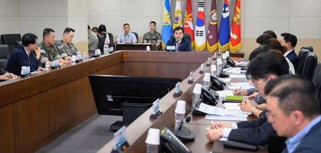 안규백 국방부장관이 5일 서울 용산구 국방부 지휘부회의실에서 군기강 확립 주요지휘관회의를 주관하고 있다. 국방부 제공