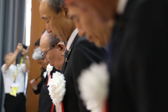 Japanese officials hold a memorial ceremony commemorating the workers from the Sado mine complex during World War II, on Sado Island, Niigata Prefecture, off Japan's west coast, on Sept. 13. [YONHAP]