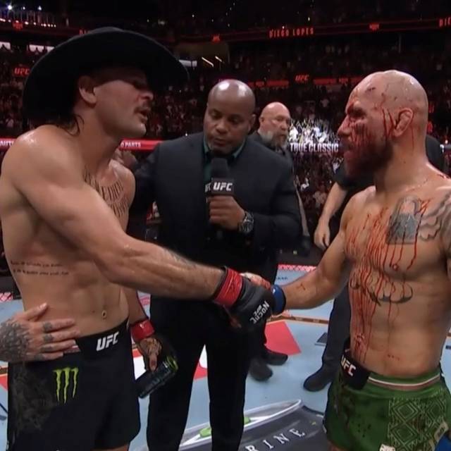 디에고 로페스가 ‘파이팅 너드’의 마지막 자존심 제앙 실바를 무너뜨렸다. 사진=X