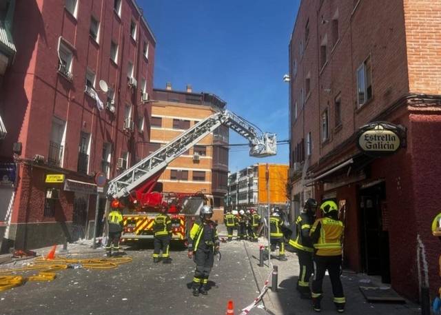 마드리드 카페 폭발 사고 현장에서 구조대가 작업중이다. 연합뉴스(마드리드 응급구조대 엑스(X·옛 트위터) 캡처)