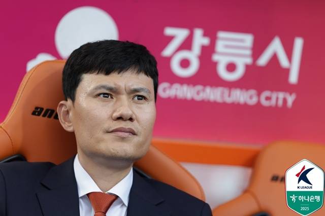 정경호 강원 감독. /사진=한국프로축구연맹 제공