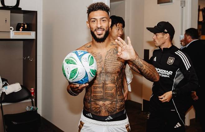 데니스 부앙가. /사진=LA FC 공식 SNS 갈무리