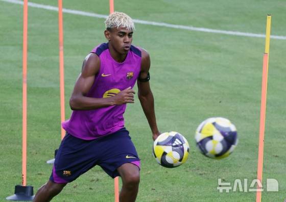 라민 야말이 지난 30일 오후 경기 고양시 고양종합운동장에서 팀 훈련하고 있다. /사진=뉴시스