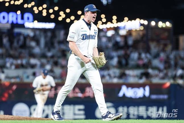 NC 라일리 톰슨이 14일 창원 두산전에서 시즌 200번째 탈삼진 기록 후 포효하고 있다. /사진=NC 다이노스 제공