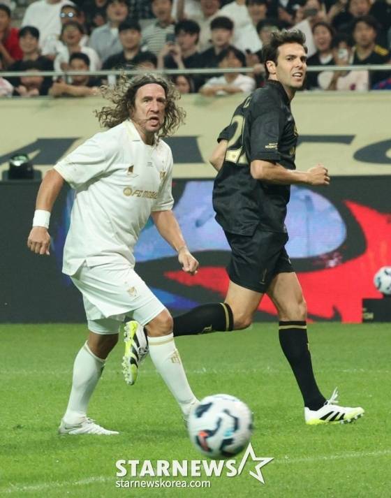 카를레스 푸욜(왼쪽)과 카카. /사진=김진경 대기자