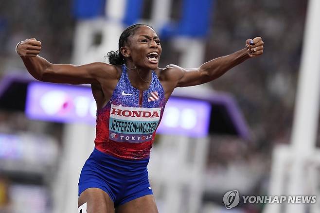 제퍼슨, 도쿄 세계육상선수권 여자 100ｍ 우승 (도쿄 AP=연합뉴스) 제퍼슨이 14일(한국시간) 일본 도쿄 국립경기장에서 열린 2025 도쿄 세계육상선수권 여자 100ｍ 결선에서 우승한 뒤, 포효하고 있다.