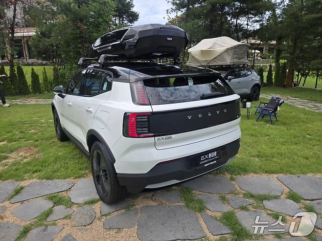 지난 8일 경기 남양주에서 촬영한 볼보자동차 소형 순수 전기 스포츠유틸리티차(SUV) 크로스컨트리 모델 'EX30CC'의 모습. 2025.09.08/뉴스1 김성식 기자