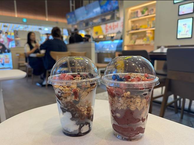 메가MGC커피의 요거젤라또 초코베리믹스.(메가MGC커피 제공)