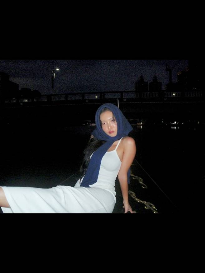 화사 인스타그램.