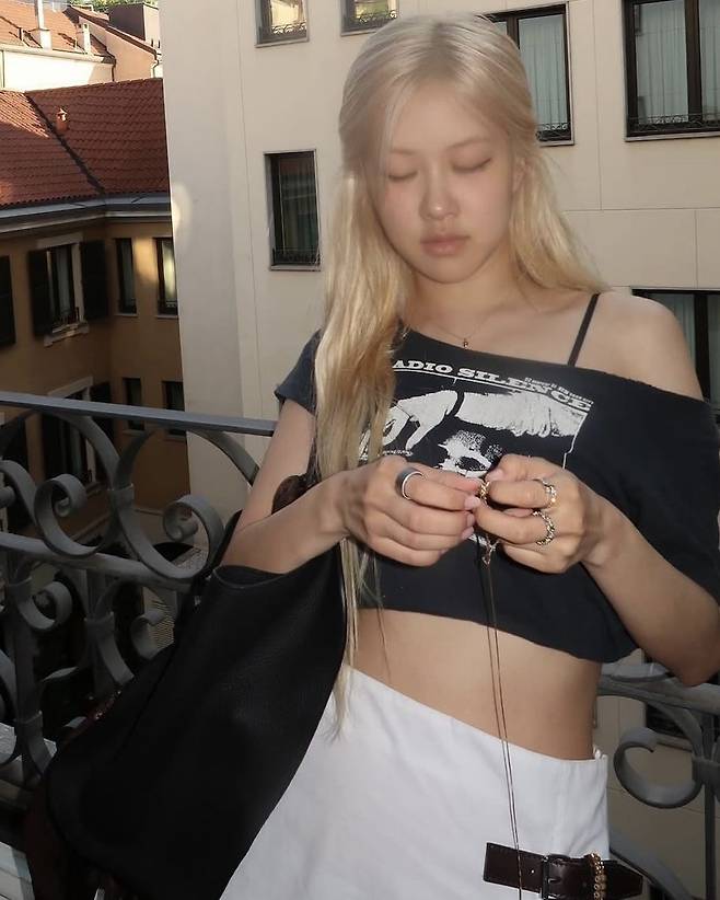 인스타그램 @roses_are_rosie