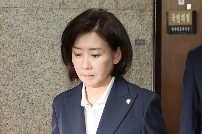 기자회견 나서는 나경원 의원     (서울=연합뉴스) 김주성 기자 = 국회 법제사법위원회 소속 국민의힘 나경원 의원이 15일 서울 여의도 국회에서 조희대 대법원장에 대한 여당의 사퇴 요구 등 현안에 대한 입장을 밝히기 위해 발언대로 향하고 있다. 2025.9.15     utzza@yna.co.kr (끝)