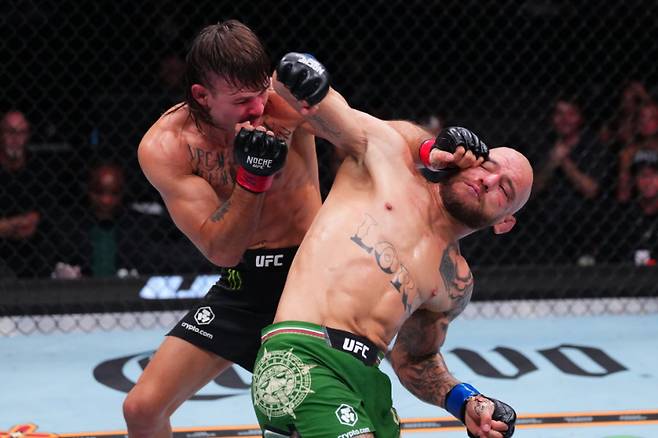 디에고 로페스(왼쪽)와 제앙 실바. 사진=UFC