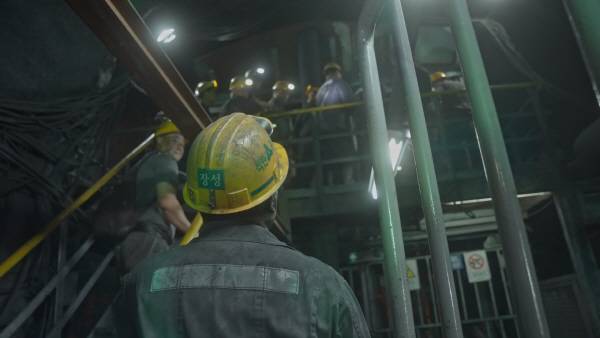 제30회 부산국제영화제 상영작 ‘이슬이 온다’의 한 장면. BIFF 제공