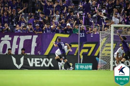 안양 유키치의 골 세리머니. 사진[연합뉴스]