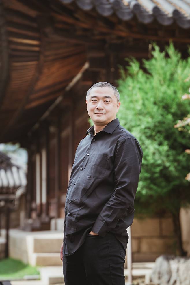 켄 리우 작가가 처음으로 한국을 방문해 기자간담회를 가졌다. [민음사]