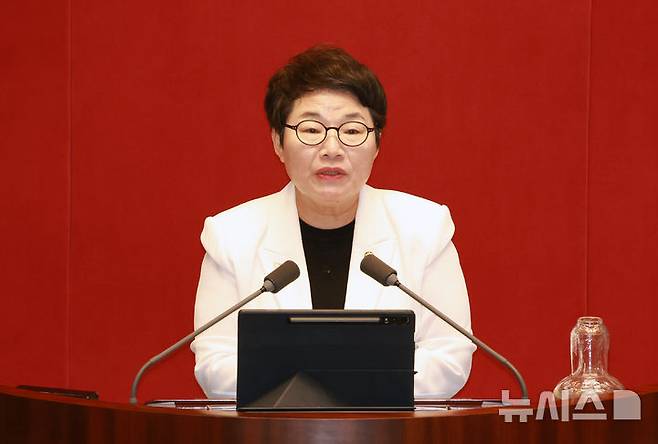 [서울=뉴시스] 고승민 기자 = 임이자 국민의힘 의원이 15일 서울 여의도 국회에서 열린 제429회 국회(정기회) 제5차 본회의 '정치에 관한 질문'에서 질의 전 발언하고 있다. 2025.09.15. kkssmm99@newsis.com