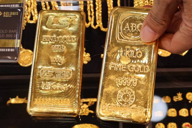 서울 종로구 한쥬얼리에 놓인 골드바. 연합뉴스