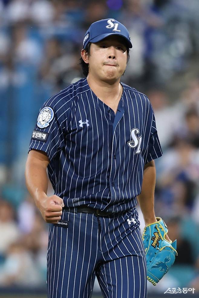 삼성 양창섭이 14일 대구삼성라이온즈파크에서 열린 KT전에 구원등판해 6.2이닝 무실점 역투를 펼친 뒤 주먹을 불끈 쥐고 있다. 사진제공｜삼성 라이온즈