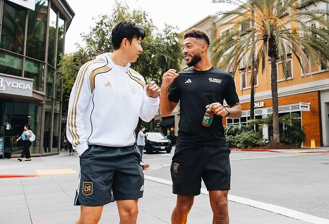 ▲ LAFC 합류 후 꾸준히 득점포를 이어온 부앙가와, MLS 데뷔골을 신고한 손흥민은 이제 팀의 핵심 공격진으로 자리잡았다. 두 선수의 파괴력과 호흡은 LAFC 공격력의 핵심 동력으로, 남은 시즌 MLS컵 우승 도전의 가장 큰 무기가 될 전망이다. ⓒ LAFC