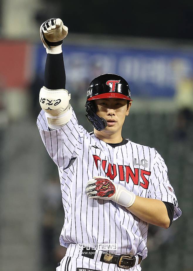 ▲ 불의의 무릎 부상을 이겨내고 예상보다 일짝 그라운드로 돌아온 홍창기 ⓒ곽혜미 기자