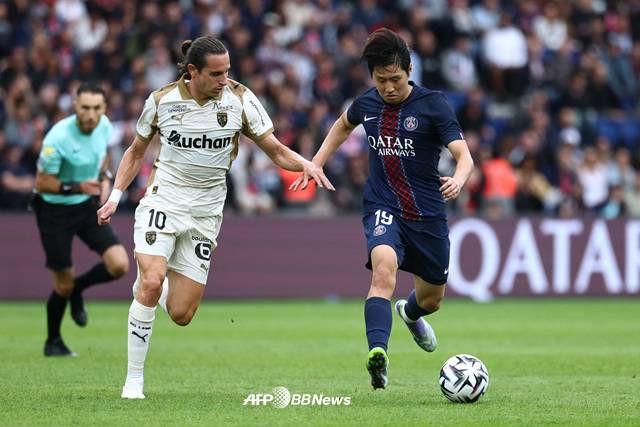 15일(한국시간) 랑스와의 프랑스 프로축구 리그1 4라운드 홈경기에서 3경기 만에 선발로 출전한 파리 생제르맹(PSG) 이강인. /AFPBBNews=뉴스1