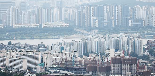 Seoul's apartments are seen from Namsan Seoul Tower in central Seoul on August. [NEWS1]