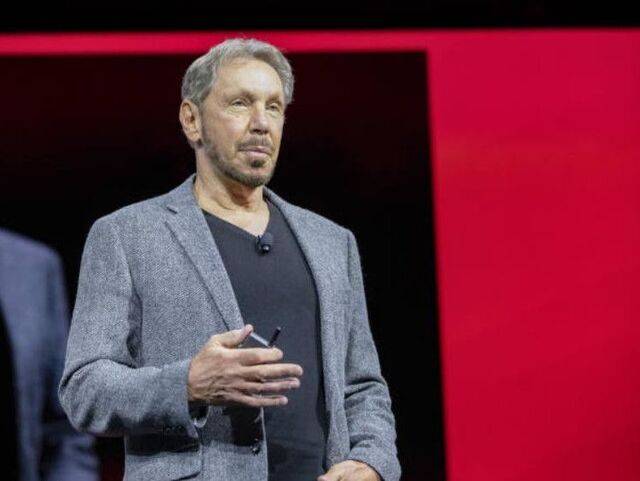 래리 엘리슨 오라클 회장 겸 CTO가 2018년 10월 22일 미국 샌프란시스코에서 열린 오픈월드 2018에서 기조연설에서 발언하고 있다. 오라클 제공