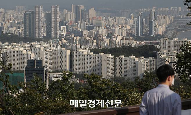 서울 남산에서 바라본 성동구 아파트 단지들 [이승환 기자]
