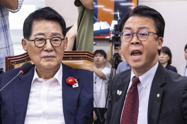 16일 서울 여의도 국회에서 열린 법사위 전체회의에 참석한 박지원(왼쪽) 더불어민주당 의원과 곽규택 국민의힘 의원. 연합뉴스