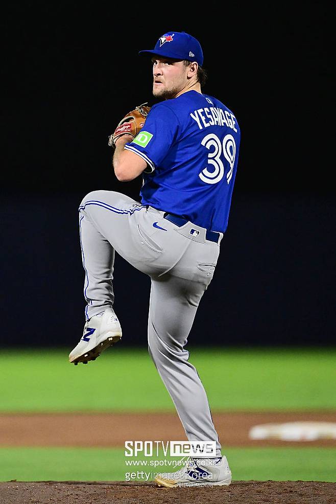 ▲ 마이너리그 모든 레벨을 지배하고 메이저리그로 올라온 트레이 예새비지가 메이저리그 데뷔전부터 진가를 증명했다.