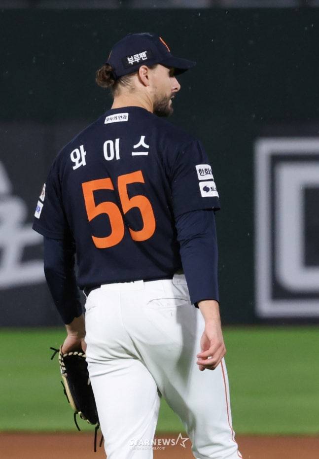 한화 선발 투수 라이언 와이스. /사진=김진경 대기자