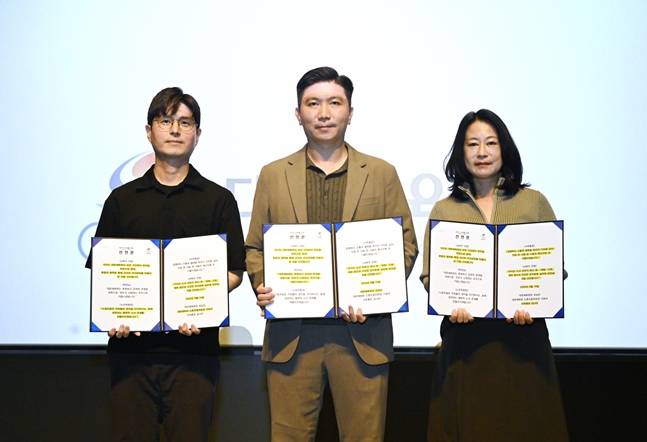 지원석 대한체육회노동조합위원장(왼쪽부터), 유승민 대한체육회장, 김나미 대한체육회 사무총장. /사진=대한체육회