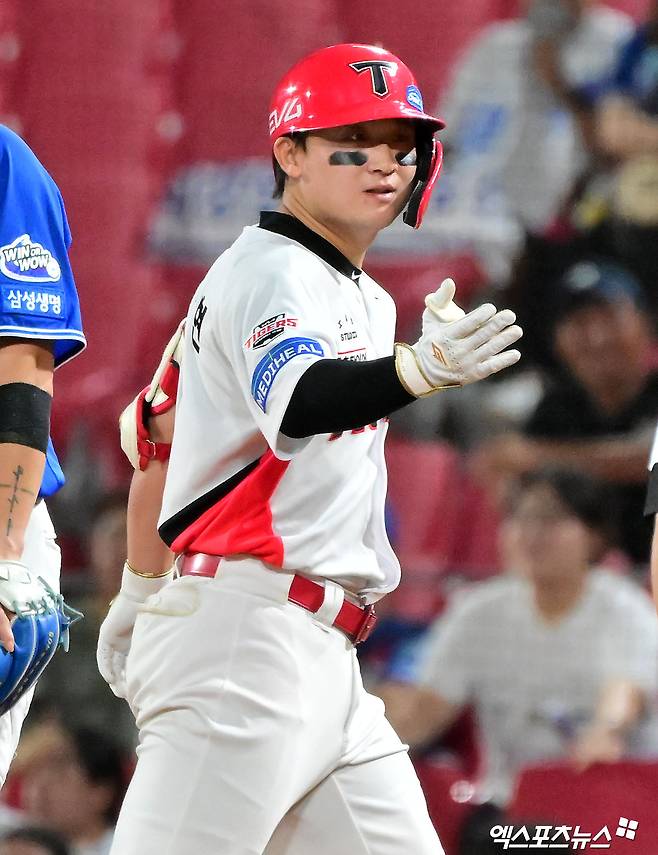 10일 오후 광주기아챔피언스필드에서 열린 '2025 신한 SOL Bank KBO리그' 삼성 라이온즈와 KIA 타이거즈의 경기, 8회말 무사 1루 KIA 윤도현이 좌전안타를 날리고 있다. 엑스포츠뉴스 DB