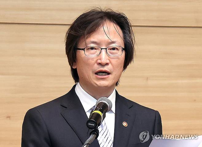 취임사 하는 주병기 공정거래위원장 (세종=연합뉴스) 배재만 기자 = 주병기 신임 공정거래위원장이 16일 정부세종청사 공정위에서 열린 취임식에서 취임사를 하고 있다. 2025.9.16 scoop@yna.co.kr