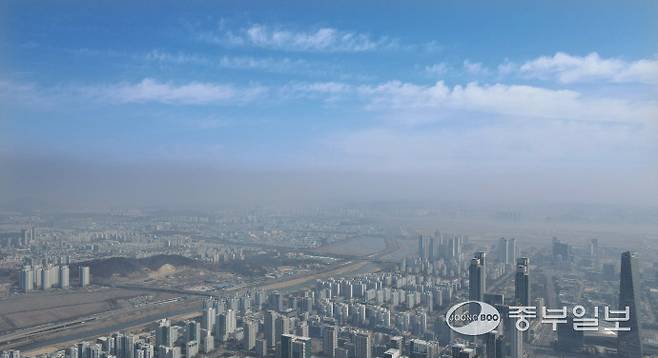 미세먼지가 가득 찬 송도국제도시. 정선식기자