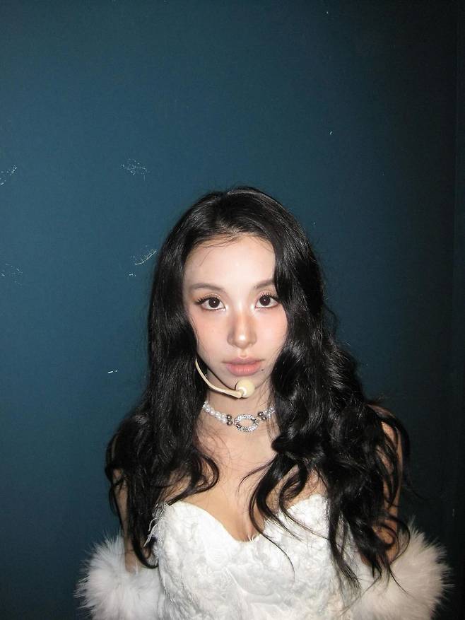 매트 누드 립을 소화한 채영 인스타그램 @chaeyo.0